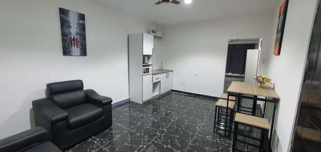 Legon City Mall Short Stay Apartments For Business And Vacation - East Legon Аккра Екстер'єр фото